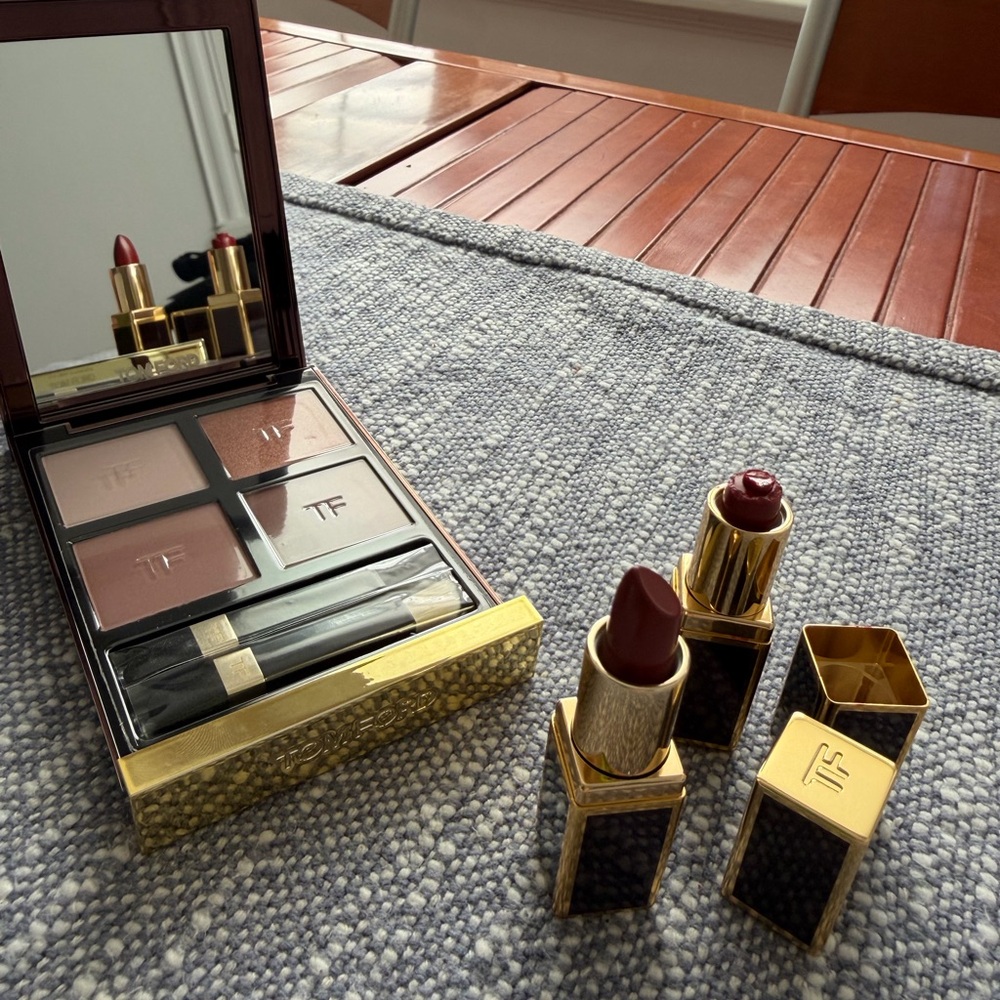 Tom Ford Lipstick and Eyeshadow Set - Deep Red and Warm Brown - Picture 11 of 16